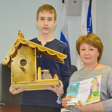 Ко Дню отца в Окружном кардиоцентре организовали конкурс скворечников Ко Дню отца в Окружном кардиоцентре организовали конкурс скворечников